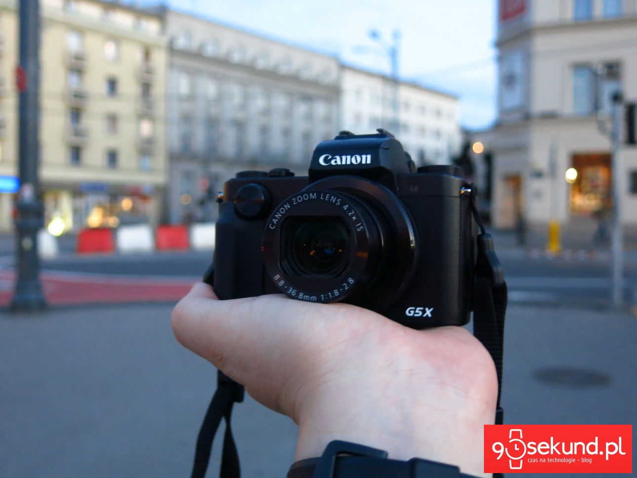 Я чувствую, что нам нужно подружиться, но пусть Canon PowerShot G5 X проявит инициативу в первую очередь